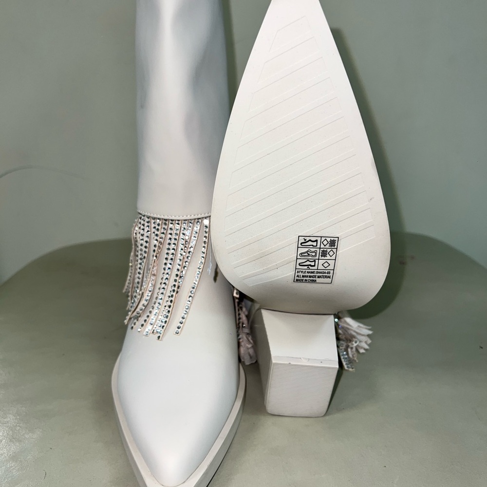 Yoki White Rhinestone Fringe Western Boots – NWT 🤍✨